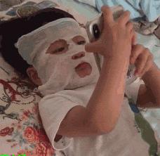 遛狗搞笑图片把主人鞋都追掉,遛狗被猫砸中