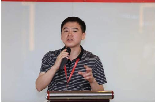 母亲借他3万元创业，如今赚得600亿身家，这位北大学子不简单