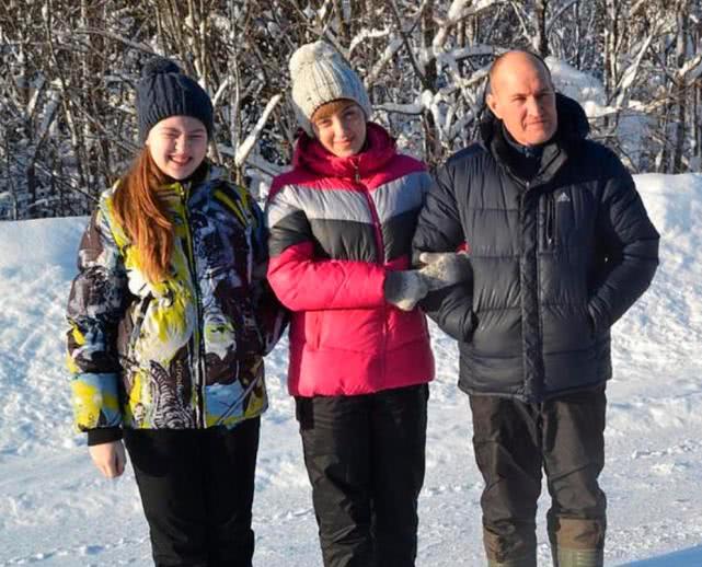 俄美少女遭熊袭击身亡头皮被撕开，连亲爹都认不出来