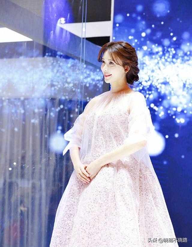 中年妈妈减龄发型短发,哪种发型适合中年女性比较减龄呢