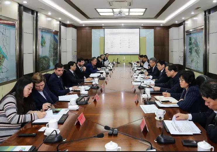 西班牙专家谈判,西班牙公司与足协负责人会面