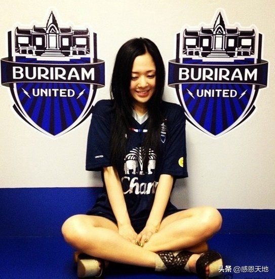 苍老师也爱足球，她多次为喜爱球队助威