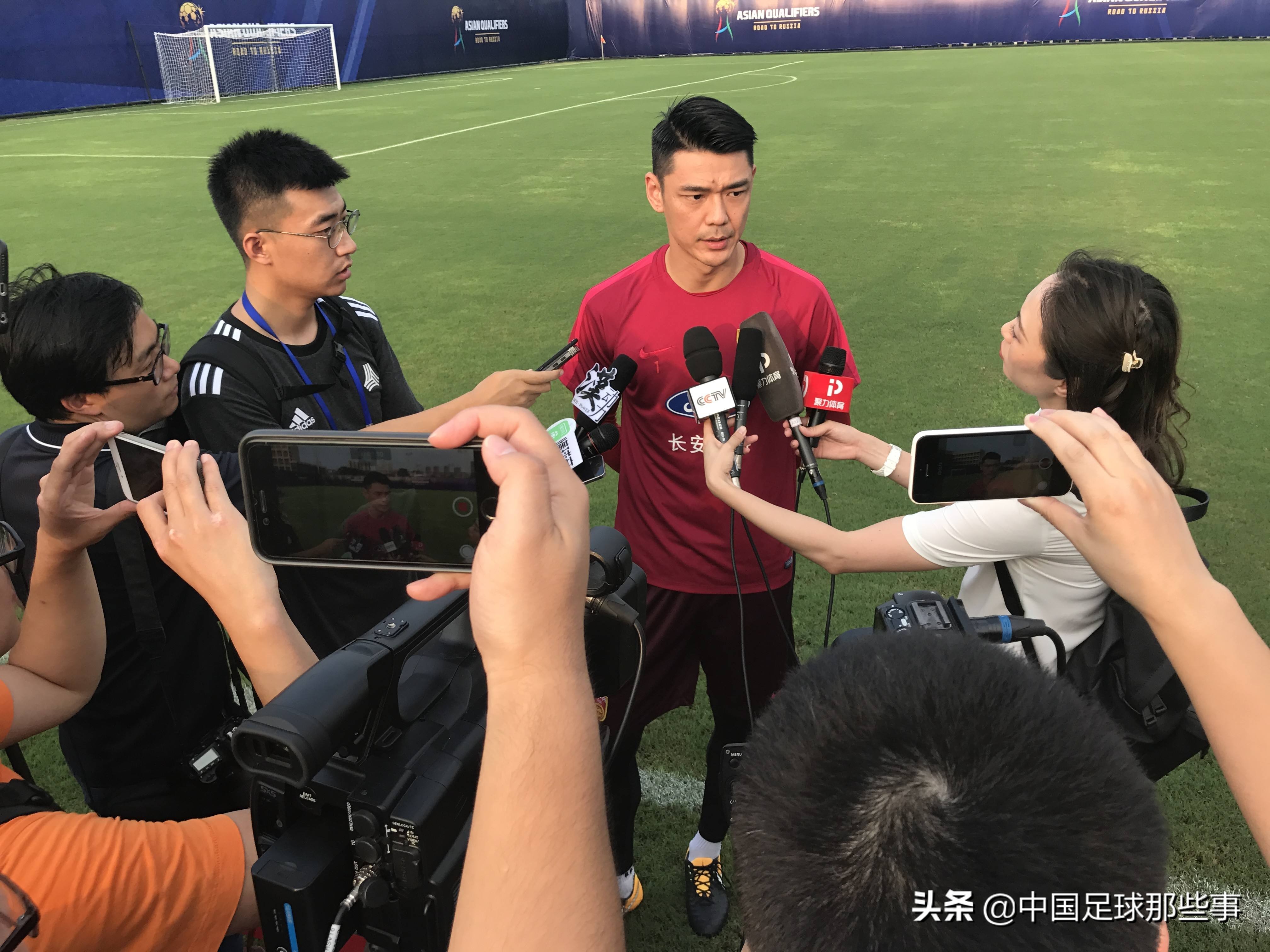 曾诚1-0法国巅峰表现,中国足坛最帅的球员