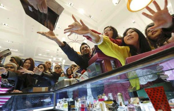 白小t最新款t恤,白小t服装性价比