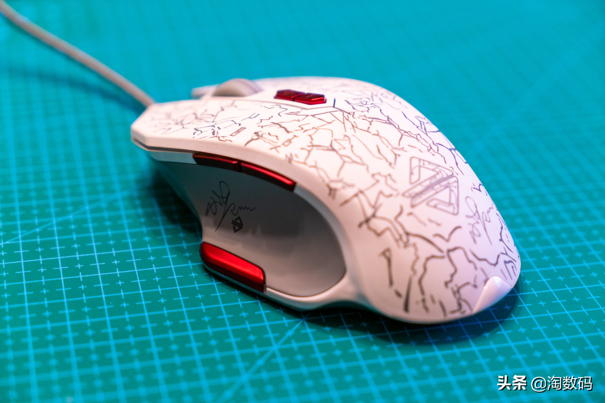 仅￥69元：PUBG固件级优化+1680万色RGB灯效+9键多模+赛车设计感