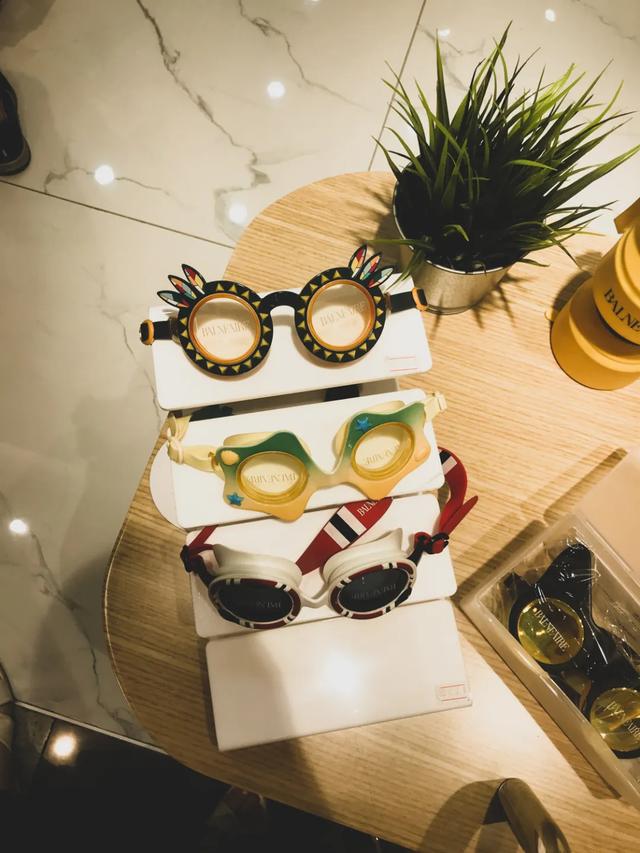 带宝宝潜水用什么泳镜,儿童初学潜水需要买泳帽吗