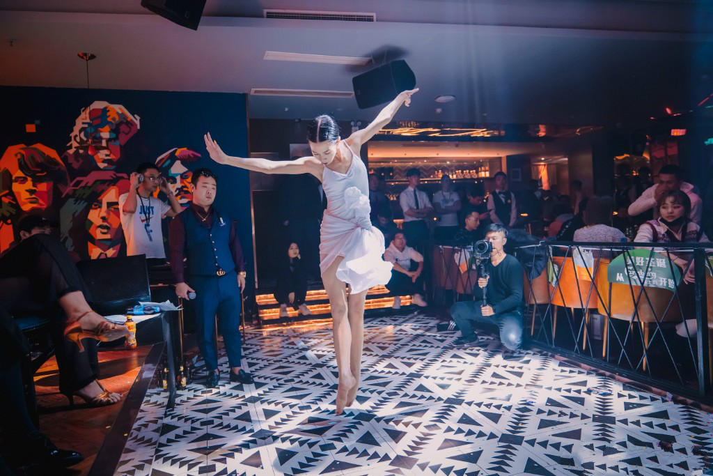 街舞范范个人资料及图片,范范街舞视频完整版