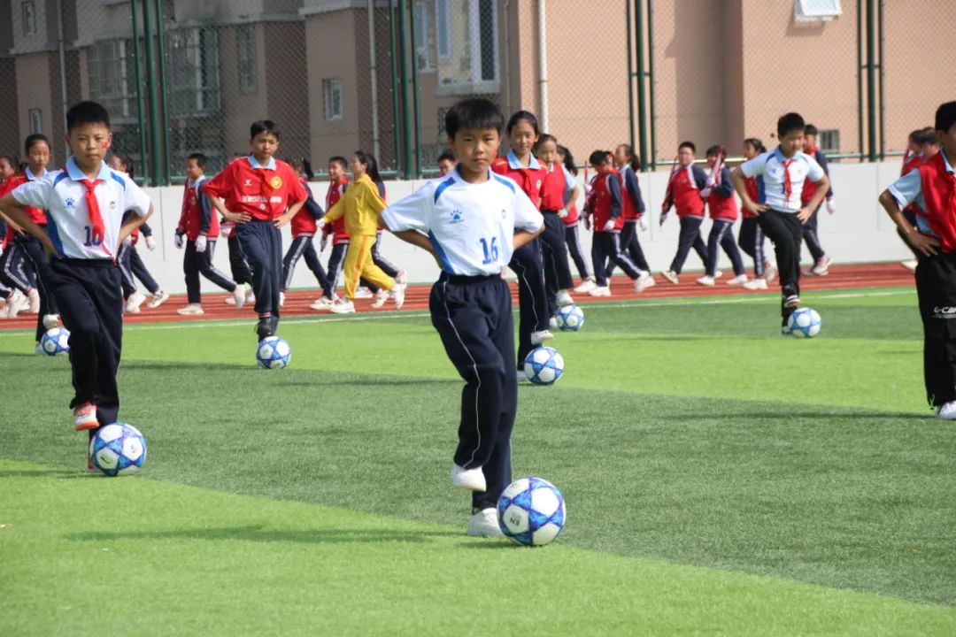 建*党**百年喜迎国庆节——西安经开第二小学队列队形广播*比操**赛