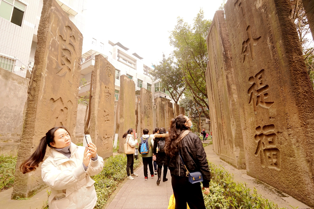 大坪：19块巨碑藏孤岛