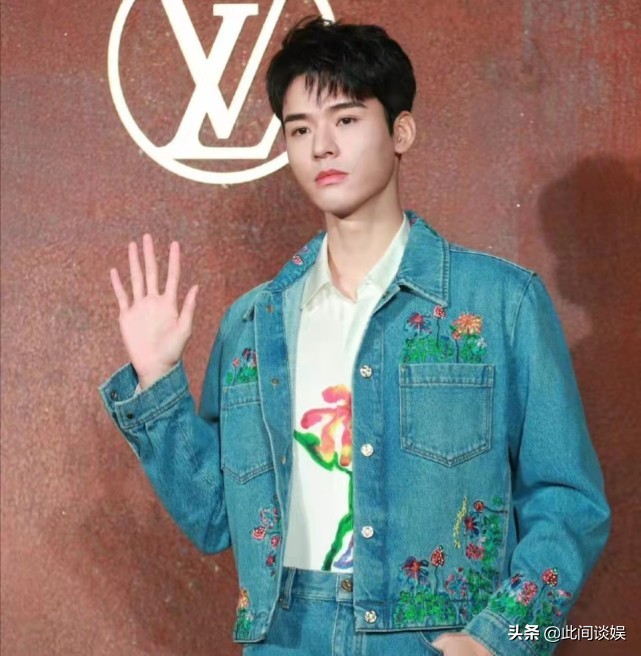 刘亦菲迪丽热巴lv秋冬女装秀,lv内场杨超越热巴