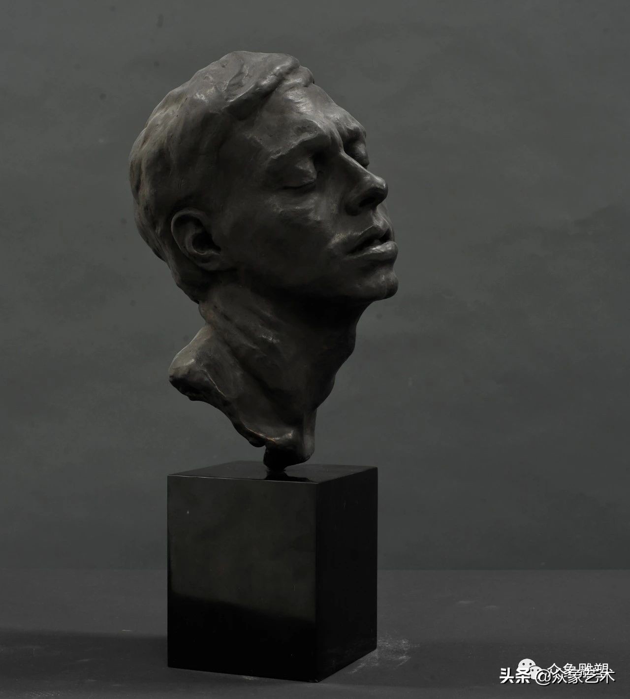 BayasgalanBatmagnai|捕捉“悲伤和失落”