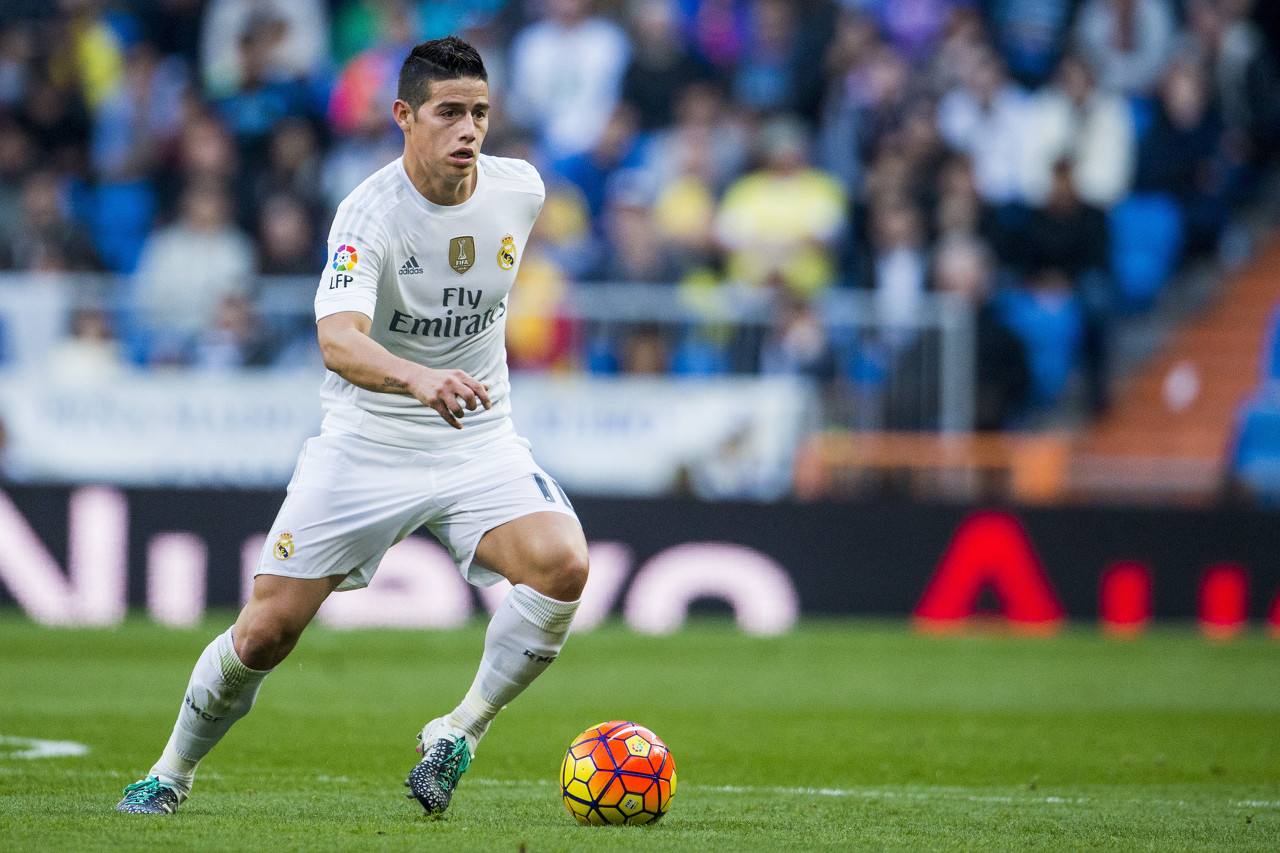 皇马防守反击巴萨传控,巴萨巅峰传控皇马5比0