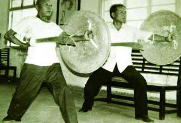 三国演义藤甲兵的藤甲是怎么做的,诸葛亮喜欢火烧藤甲军吗