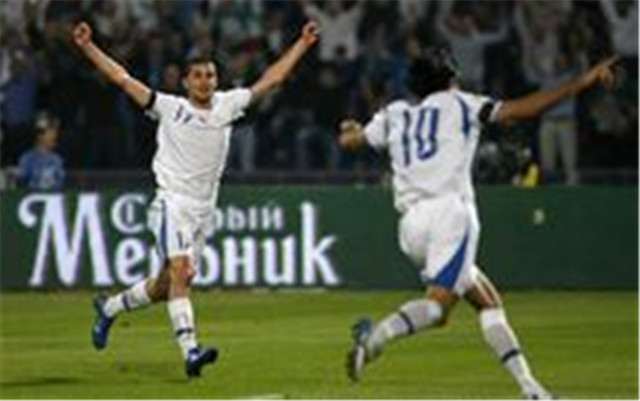 长筒线袜配高跟鞋,蕾丝长筒袜除了配高跟还有啥