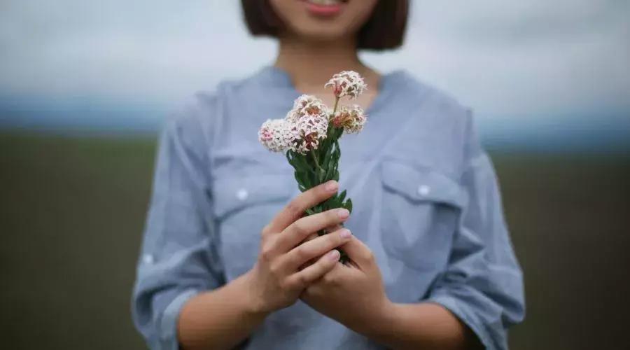 身体上有褐斑是怎么回事,身体上长褐斑是什么原因