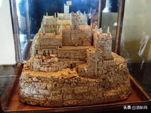 酿酒酿完以后的渣怎么处理,酿白酒剩下的酒糟怎么储存