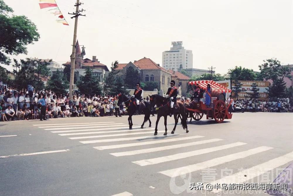 第32届青岛国际啤酒节示意图,青岛2000年啤酒节视频