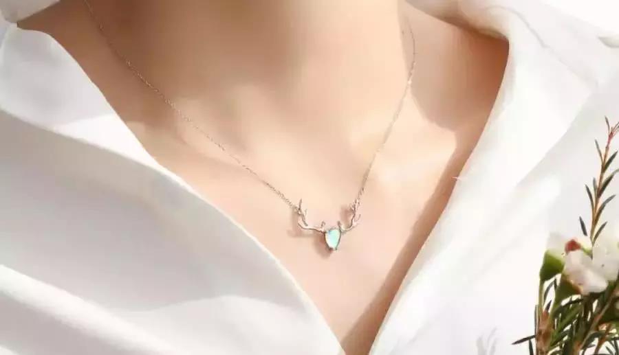 小钻戒指耳饰轻奢小众高级感,项链戒指耳环三件套