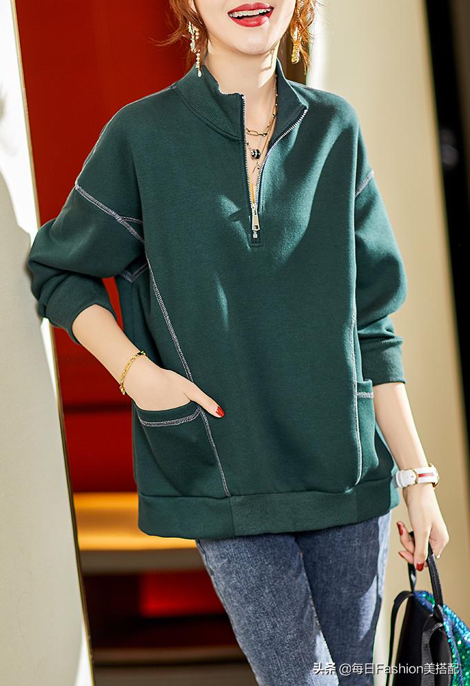 微胖女生卫衣显瘦版型学院风v领,微胖女人穿了冬季修身直筒卫衣