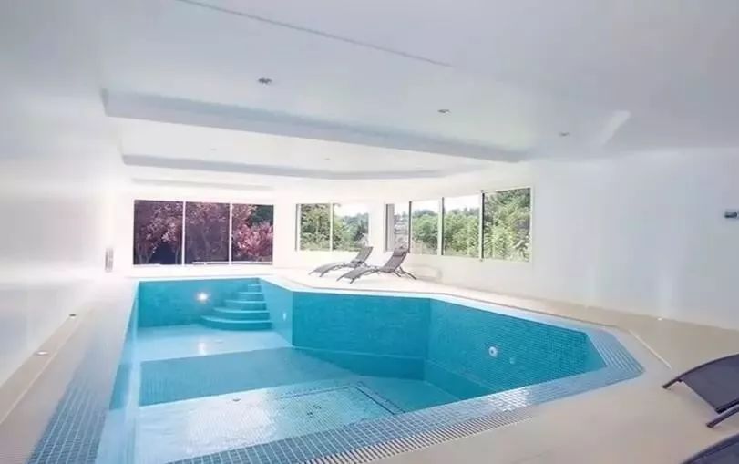 梅西豪宅c罗豪宅,梅西和c罗谁豪宅最好