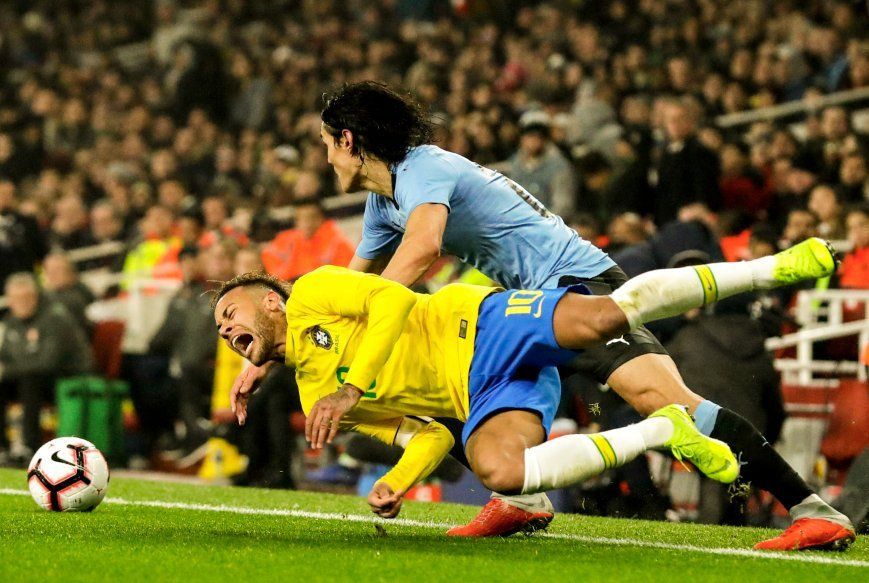 内马尔和卡瓦尼抢点哪一场,卡瓦尼内马尔4:0