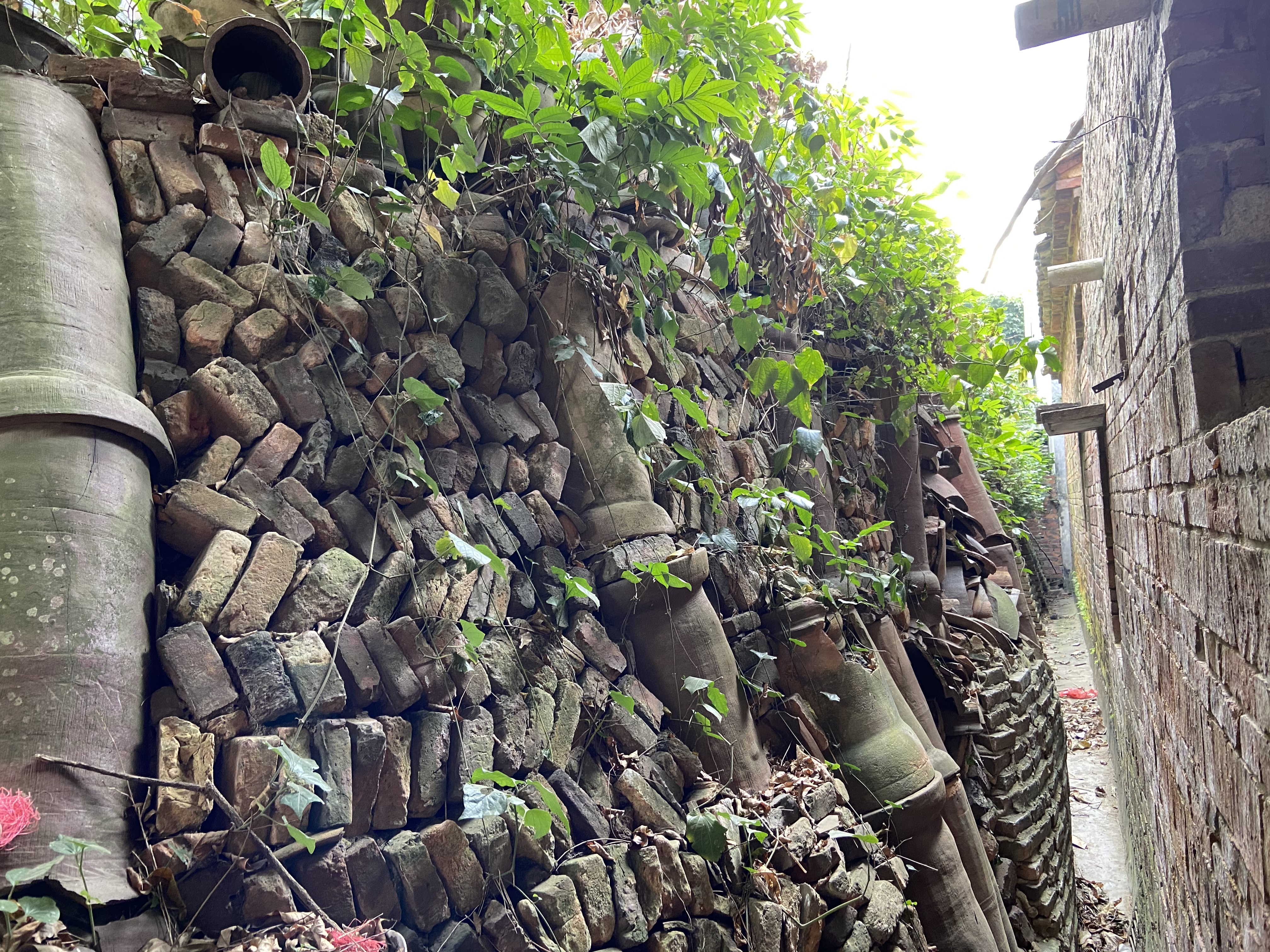千年古窑陶瓷村,广东省吴川市千年陶村