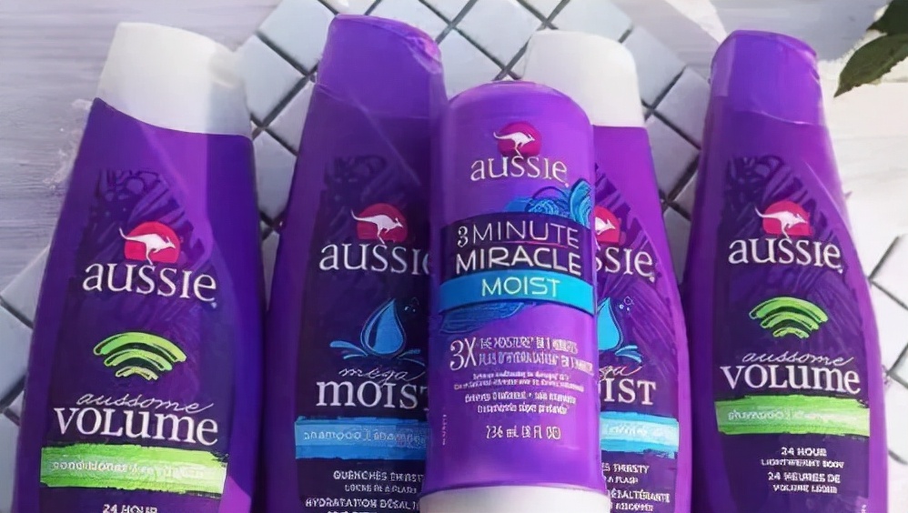 让头发蓬松的喷雾,用发卡让头发蓬松