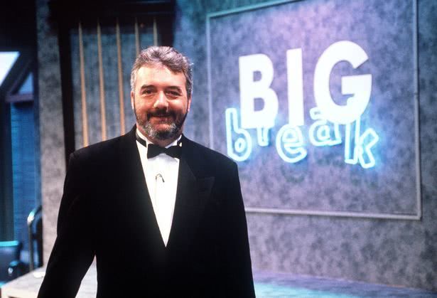 *诺斯**克的解说之道：以麦克风为*器武**的那群人