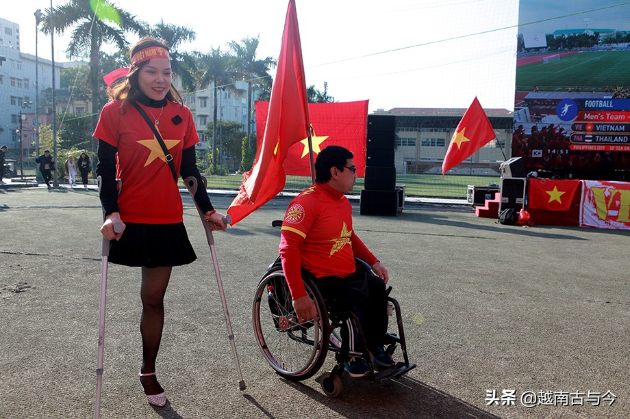 瓒婂崡鐞冭糠涓鸿冻鐞冮槦鍔犳补,瓒婂崡鐞冭糠鎰熷姩鍏ㄥ満