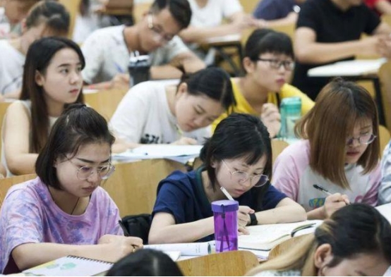 专科生到底算不算真正的大学生,大专生和本科生真的有很大差距吗