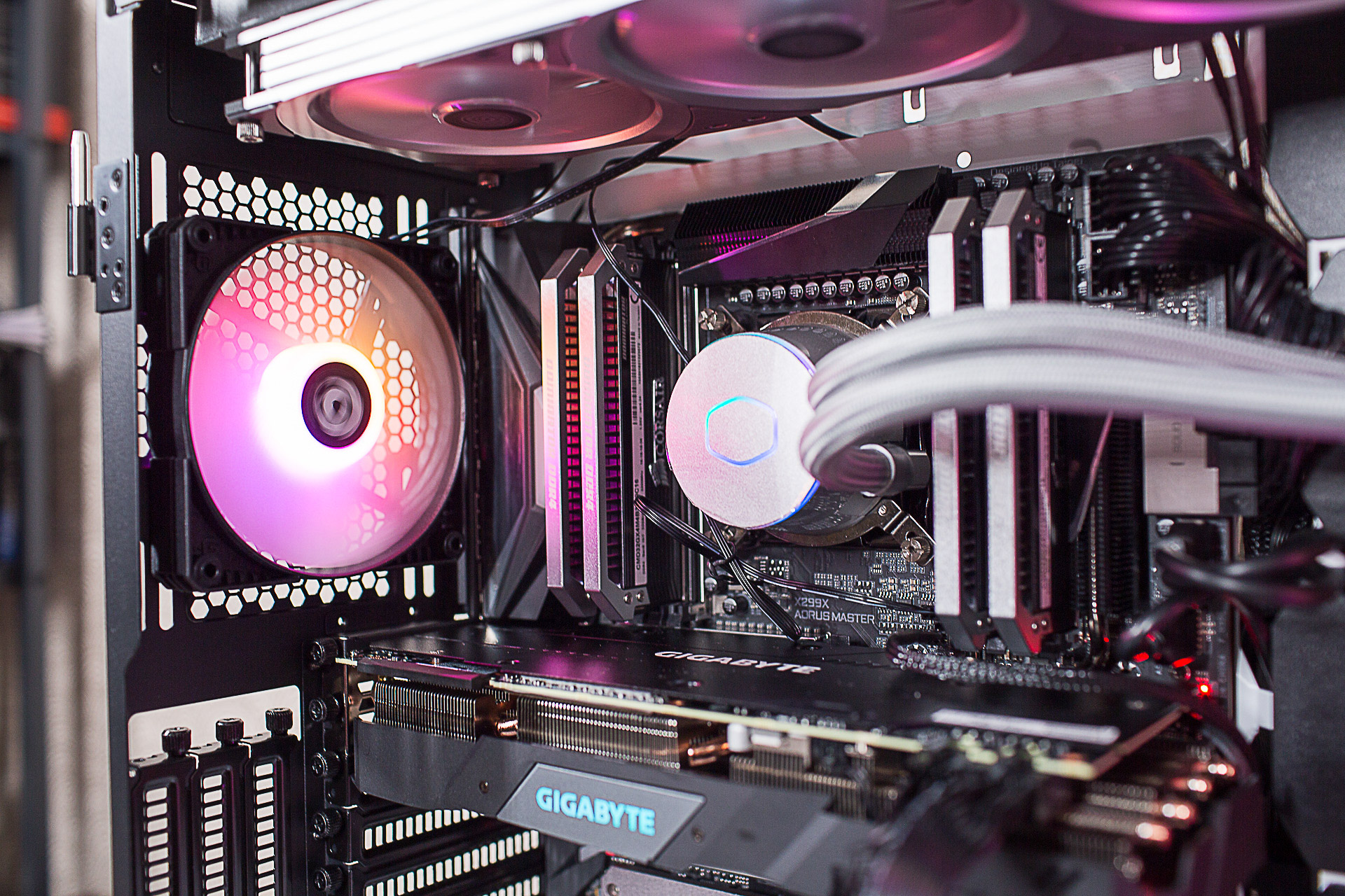 年末搭建一台X299的工作站主机应该怎么选配置？