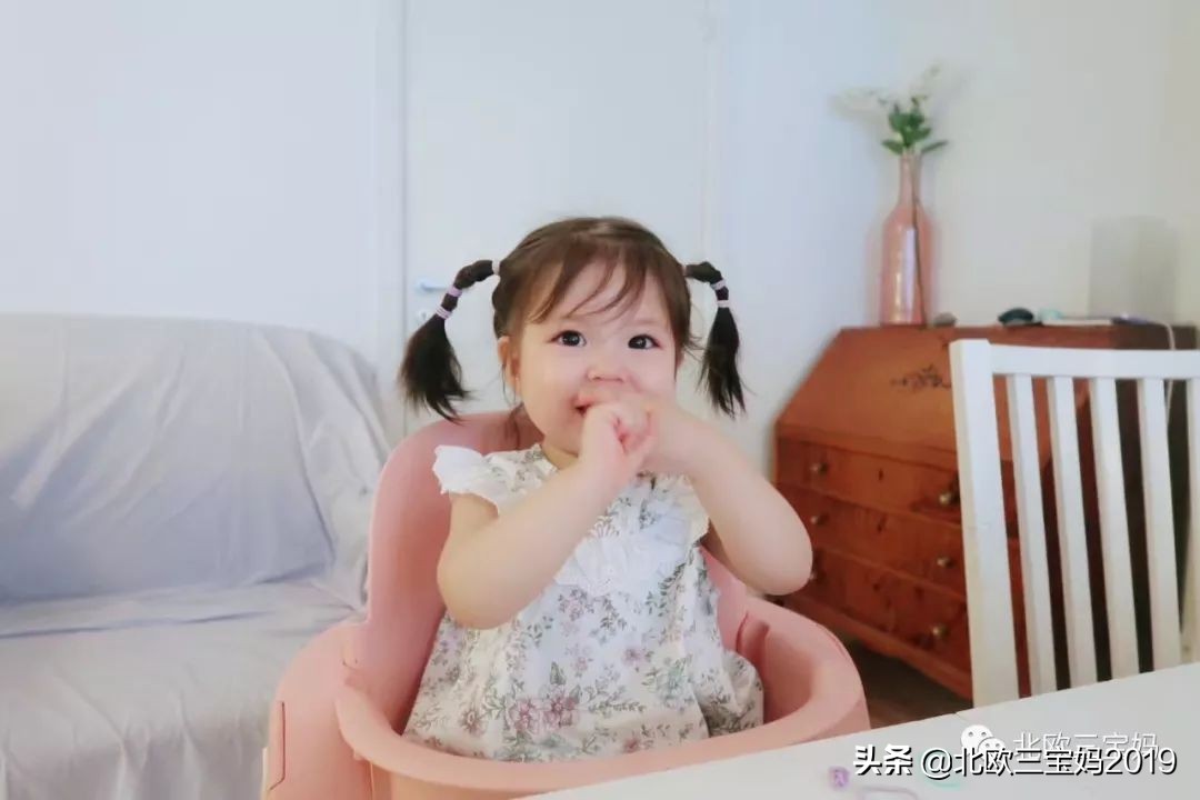 妮妮同款公主发型,最简单好学的三岁妮妮发型