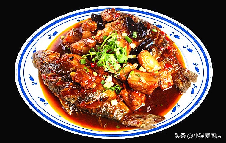 大鲤鱼骨头鱼肉怎么做好吃,猪尾巴和骨头怎么做的好吃