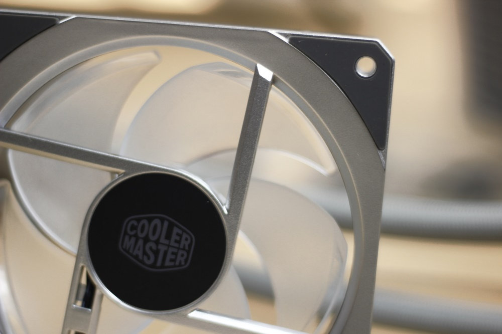 索泰rtx2080ti-xgamingoc拆解,索泰2080ti装机