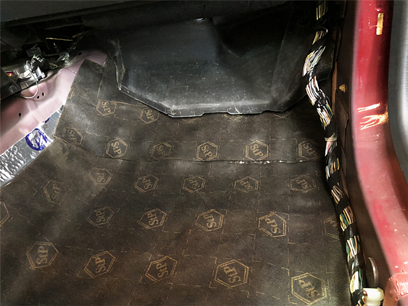 自由安静梅州车乐汇吉普自由光汽车改装STP隔音