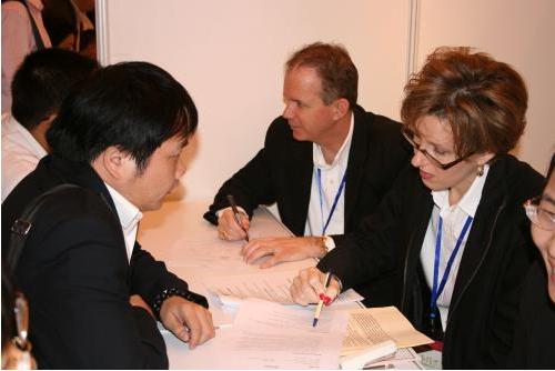 面试要求的正装必须是西装么,面试穿正装最忌讳的是什么