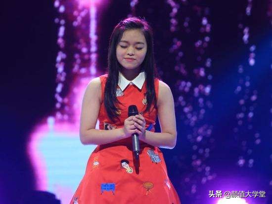 歌手黄霄云整容过吗,黄霄云参加歌手淘汰了谁