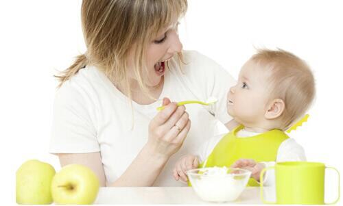 怎样给宝宝添加米粉,正确给宝宝添加米粉步骤