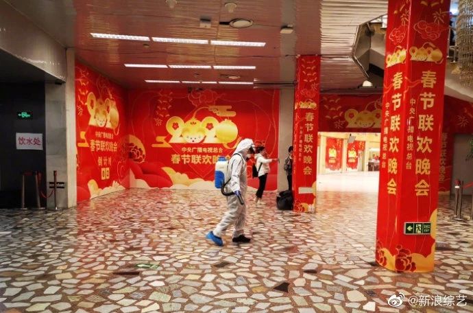 一起吃年夜饭看春晚,吃年夜饭看春晚的感受