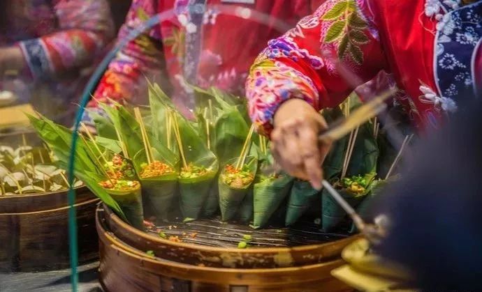 这几条美食街才是人气最旺的地方,最值得去的10条美食街