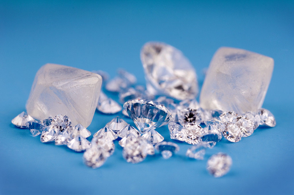 这样买钻石更省钱结婚必看,结婚钻石一般买什么级别