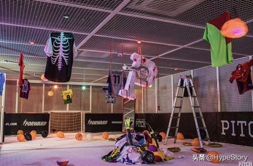 球场变身恐怖乐园，定制球衣玩到嗨：球迷的万圣节是怎么过的？