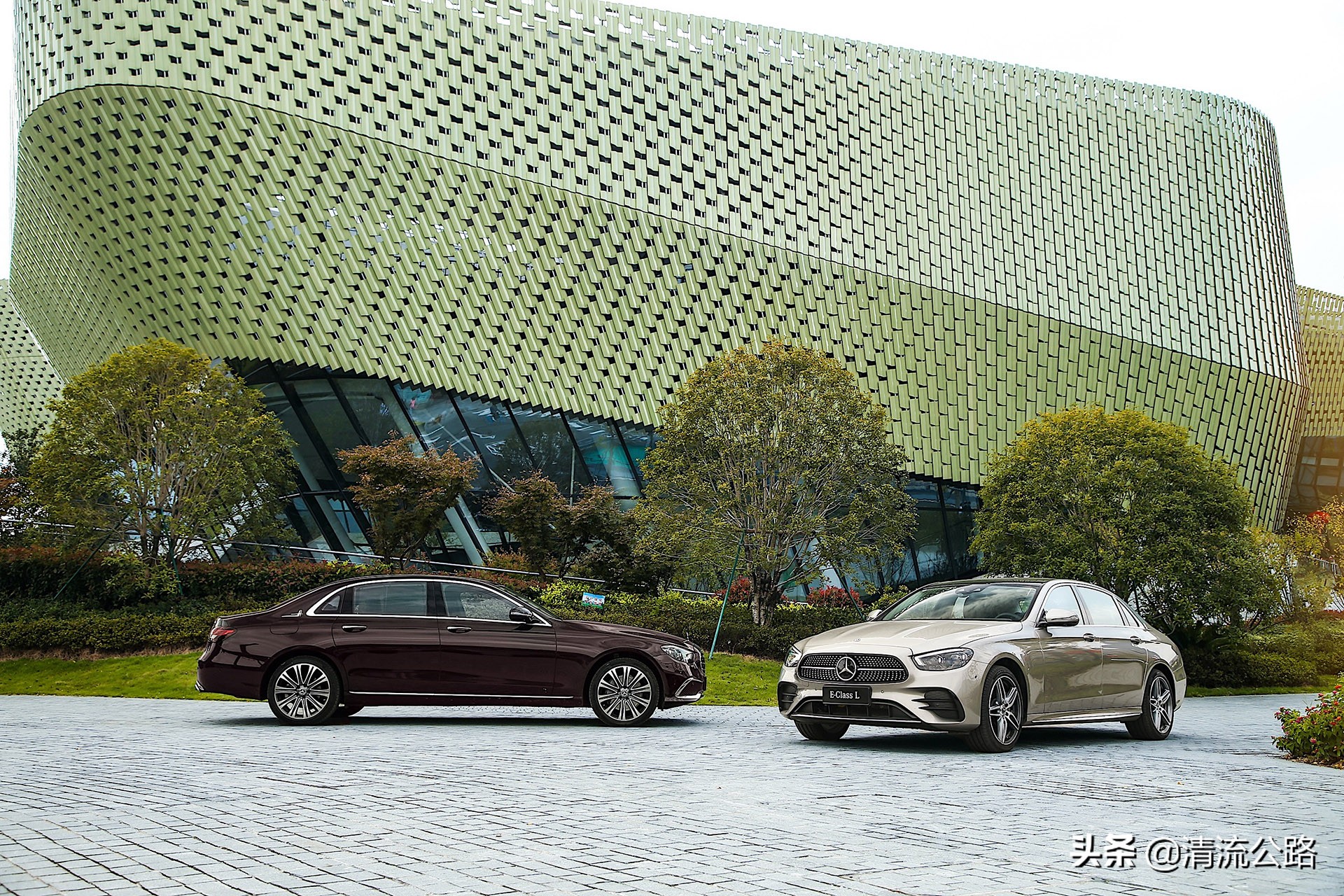 新款奔驰e级实车精致大气,新款奔驰e级哪个配置值得入手