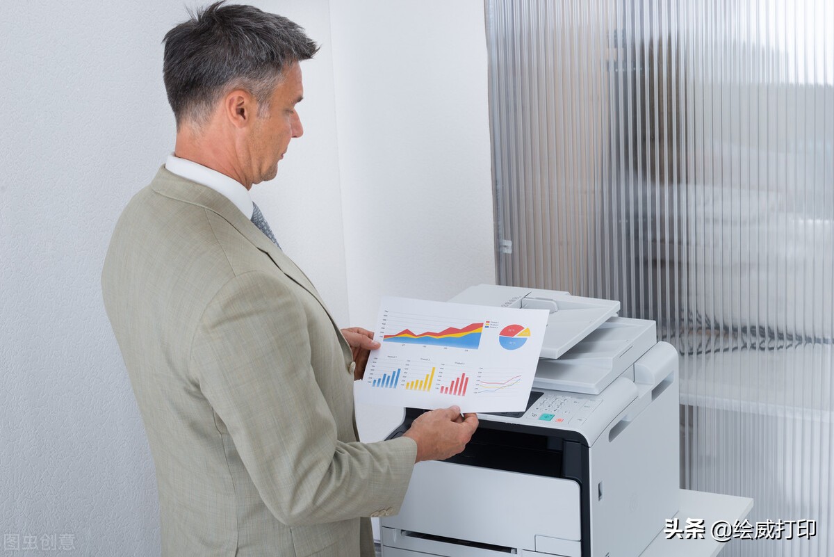 彩色打印机打出来是黑白的怎么调,彩色打印机为什么打印出来黑白的