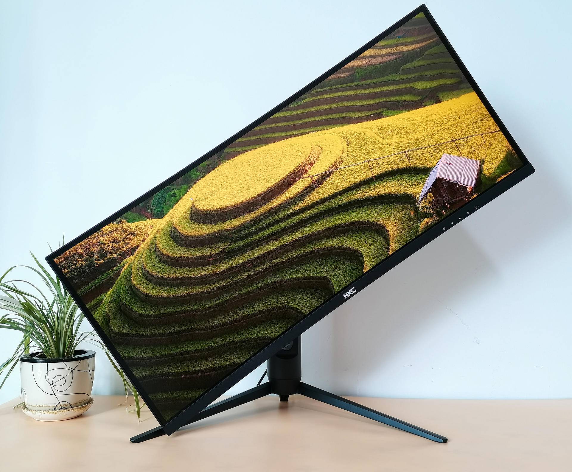 hkc240hz显示器好屏如潮,hkc显示器32英寸2k曲面屏怎么样