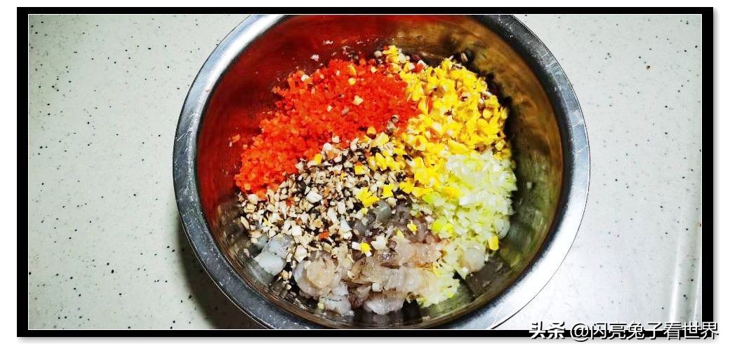 水晶蒸虾饺做法,澄粉水晶虾饺蒸饺的家常做法