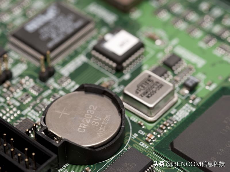 主板上的cmos电池是什么,主板清除cmos方法和扣电池一样吗