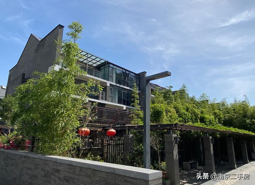 凭实力吸粉！成交破4万/㎡，实探百家湖“网红”神盘