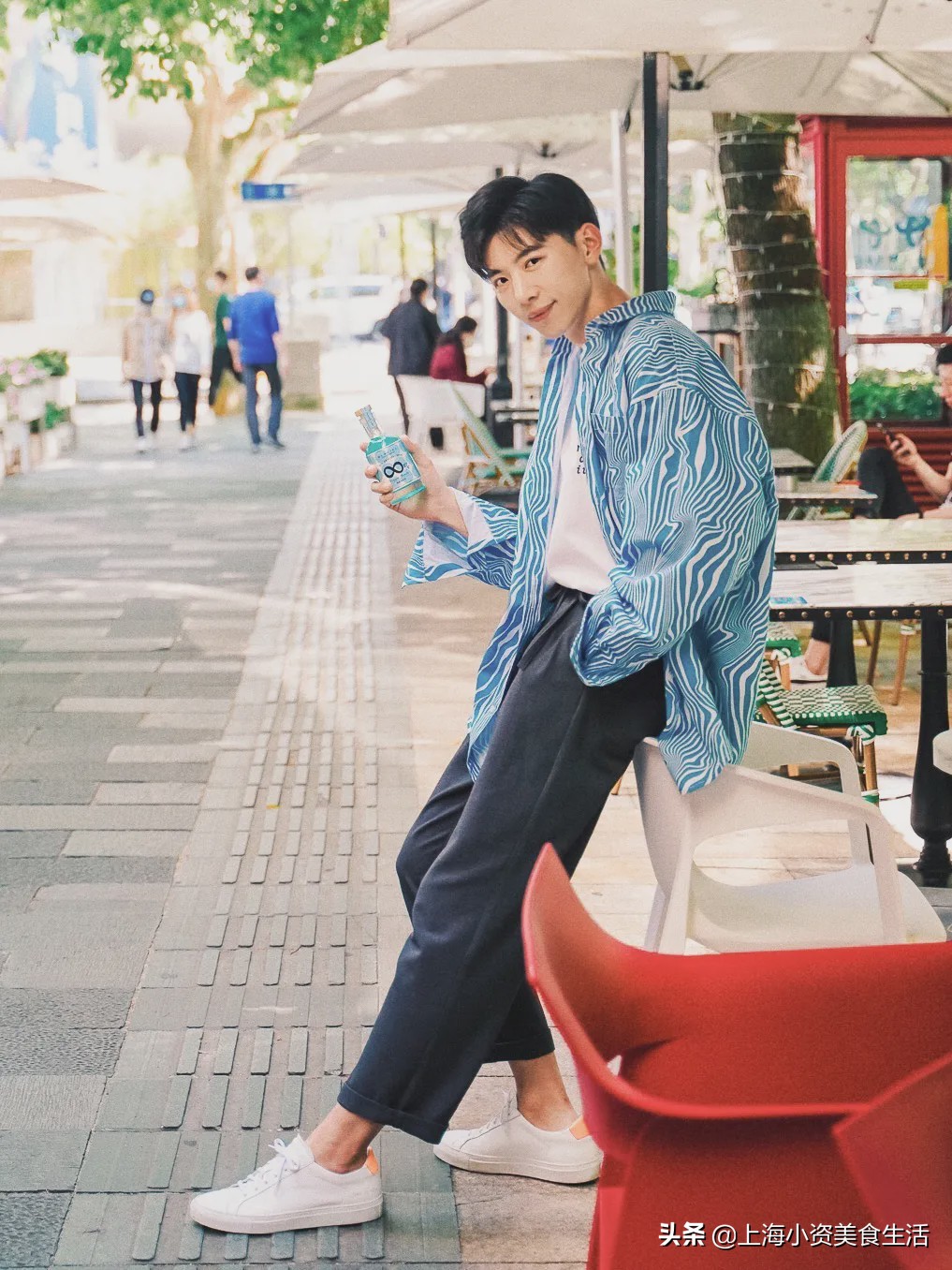 夏天的微醺感觉从一杯美酒开始,关于夏天的一切美好都藏在风景里