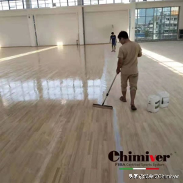 篮球场地胶翻新施工方案,篮球场地坪漆施工实际效果